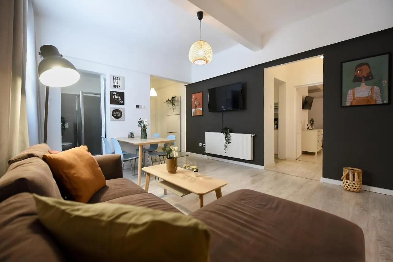 Central Treasure - Cozy 2 Bedroom Apartment In Historic Old Town Bükreş 0*,  Romanya