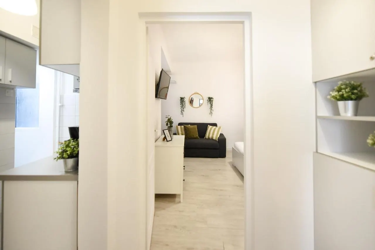 Central Treasure - Cozy 2 Bedroom Apartment In Historic Old Town Bucureşti