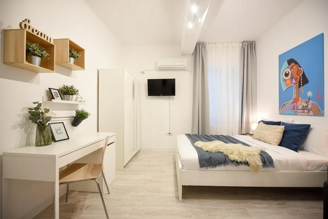Central Treasure - Cozy 2 Bedroom Apartment In Historic Old Town Bucureşti
