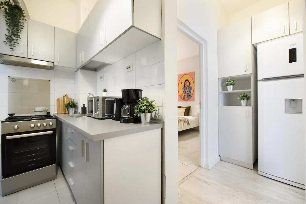 Central Treasure - Cozy 2 Bedroom Apartment In Historic Old Town Bucureşti