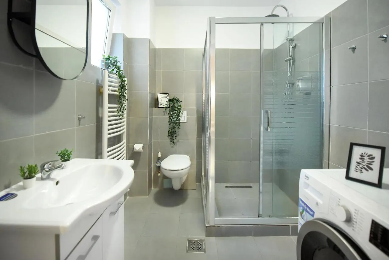 Central Treasure - Cozy 2 Bedroom Apartment In Historic Old Town Bucureşti