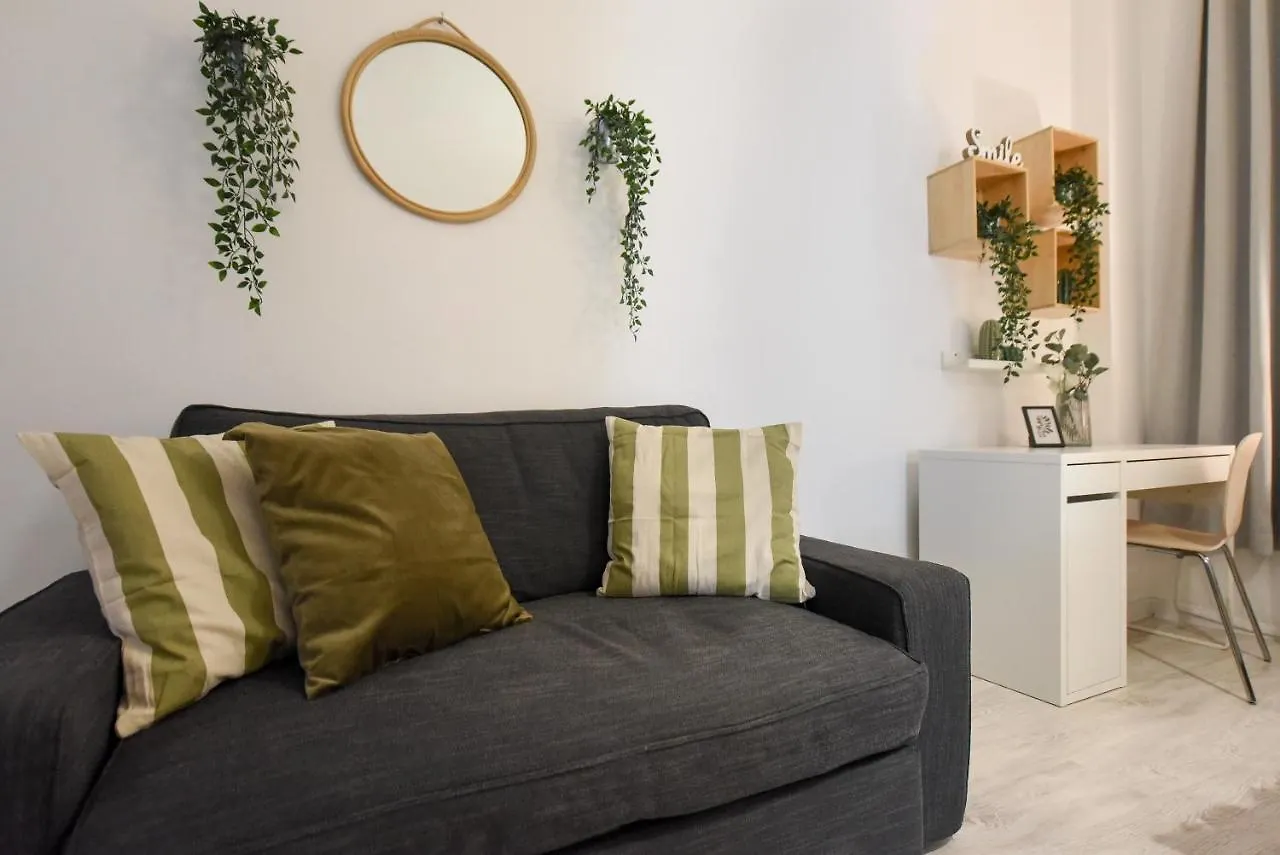 Central Treasure - Cozy 2 Bedroom Apartment In Historic Old Town Bukurešť