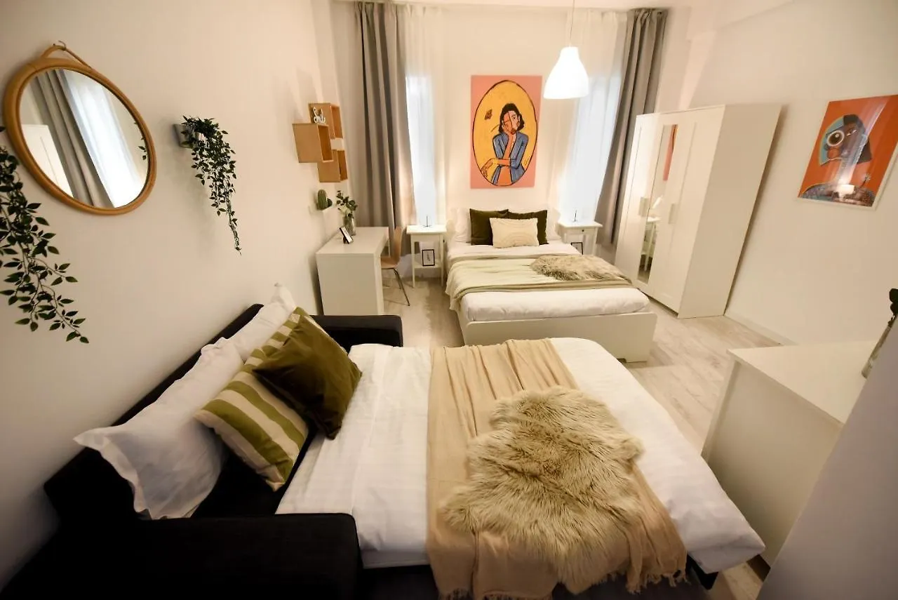 Central Treasure - Cozy 2 Bedroom Apartment In Historic Old Town Bukurešť Rumunsko