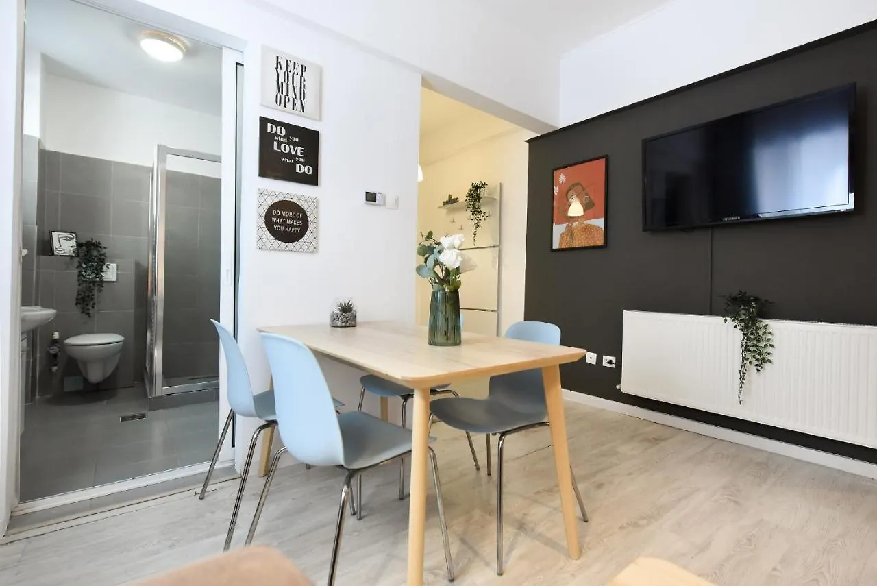 Central Treasure - Cozy 2 Bedroom Apartment In Historic Old Town Bukurešť 0*,